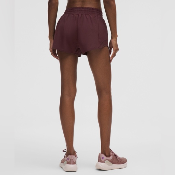 Lululemon Hotty Hot High-Rise Lined Short 2.5” - Goodnight Plum, Size 4 - Picture 3 of 6